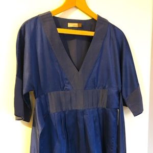 Aritizia- vintage Wilfred tunic top, silk tie at back. Size 4